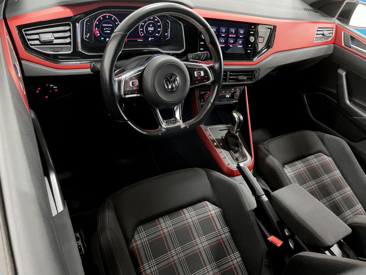 VOLKSWAGEN Polo 2018