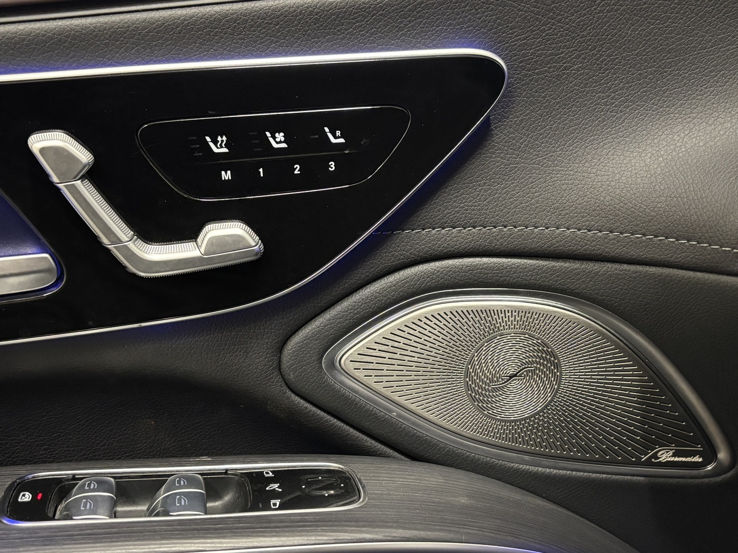 MERCEDES-BENZ EQS 2022