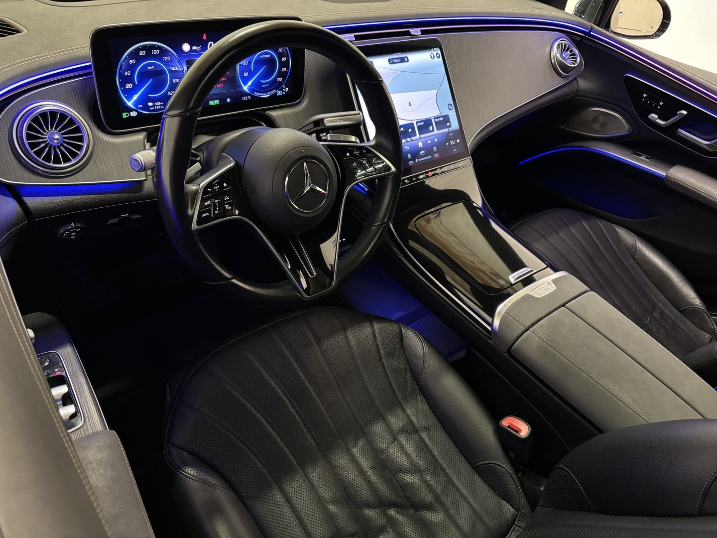 MERCEDES-BENZ EQS 2022