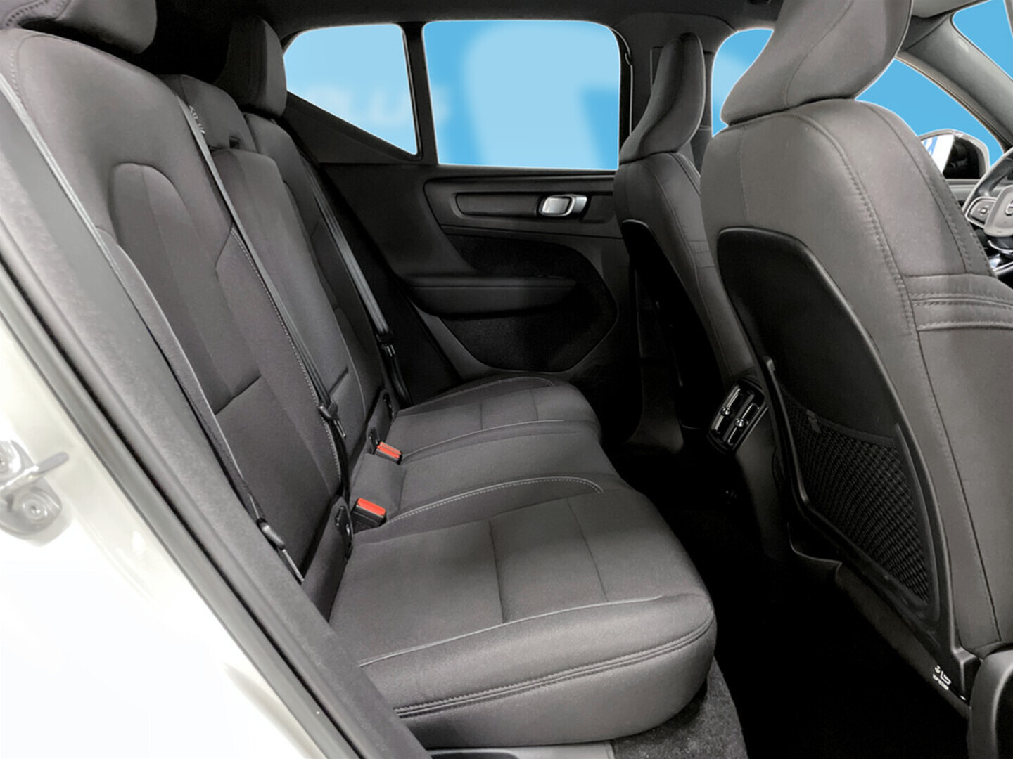 VOLVO XC40 2023