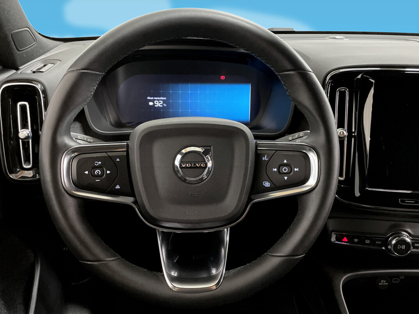 VOLVO XC40 2023