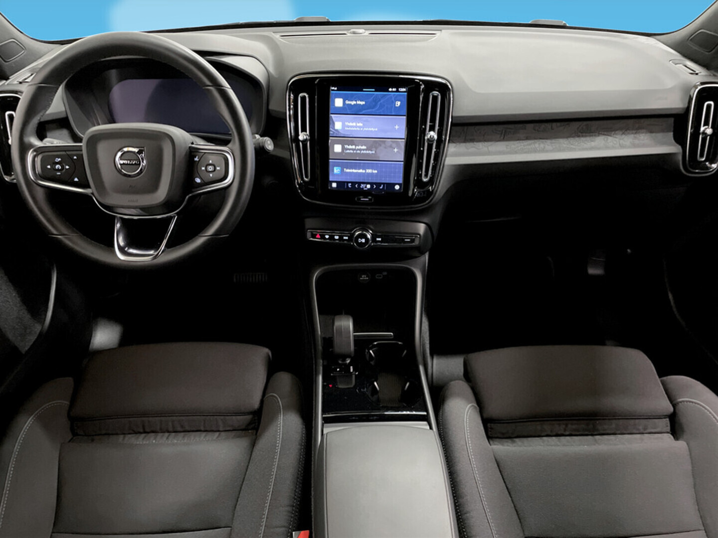 VOLVO XC40 2023