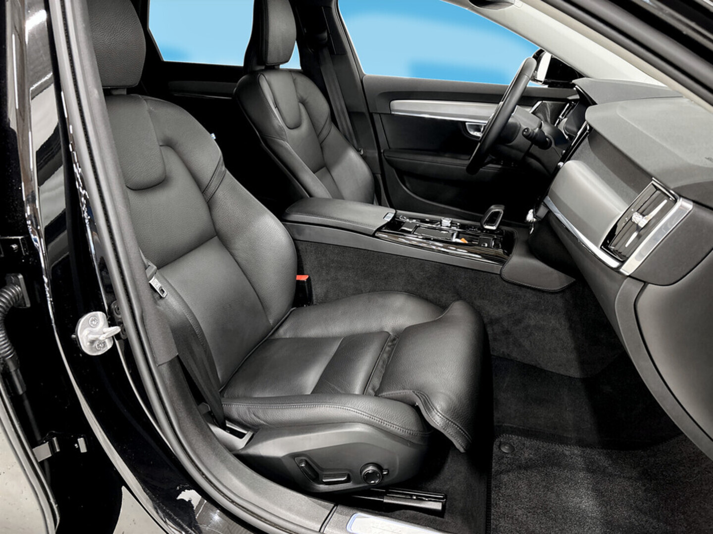 VOLVO V90 2024