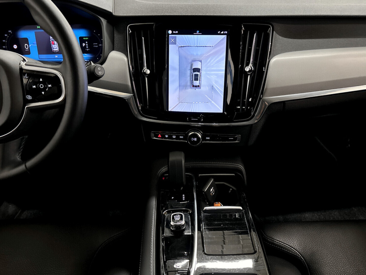 VOLVO V90 2024