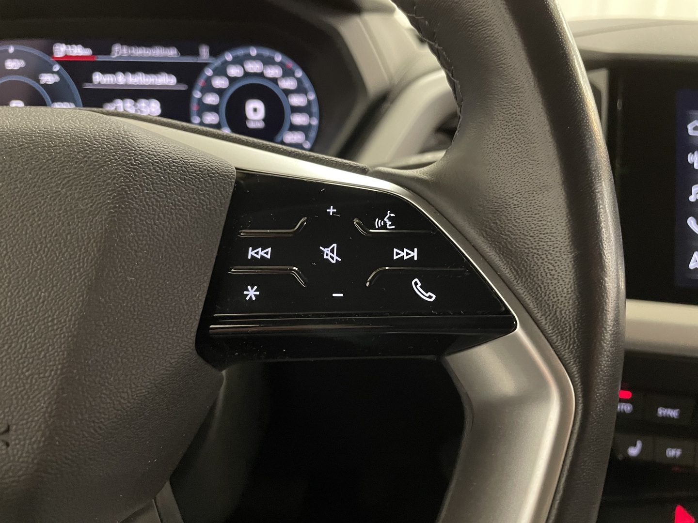 AUDI Q4 e-tron 2023
