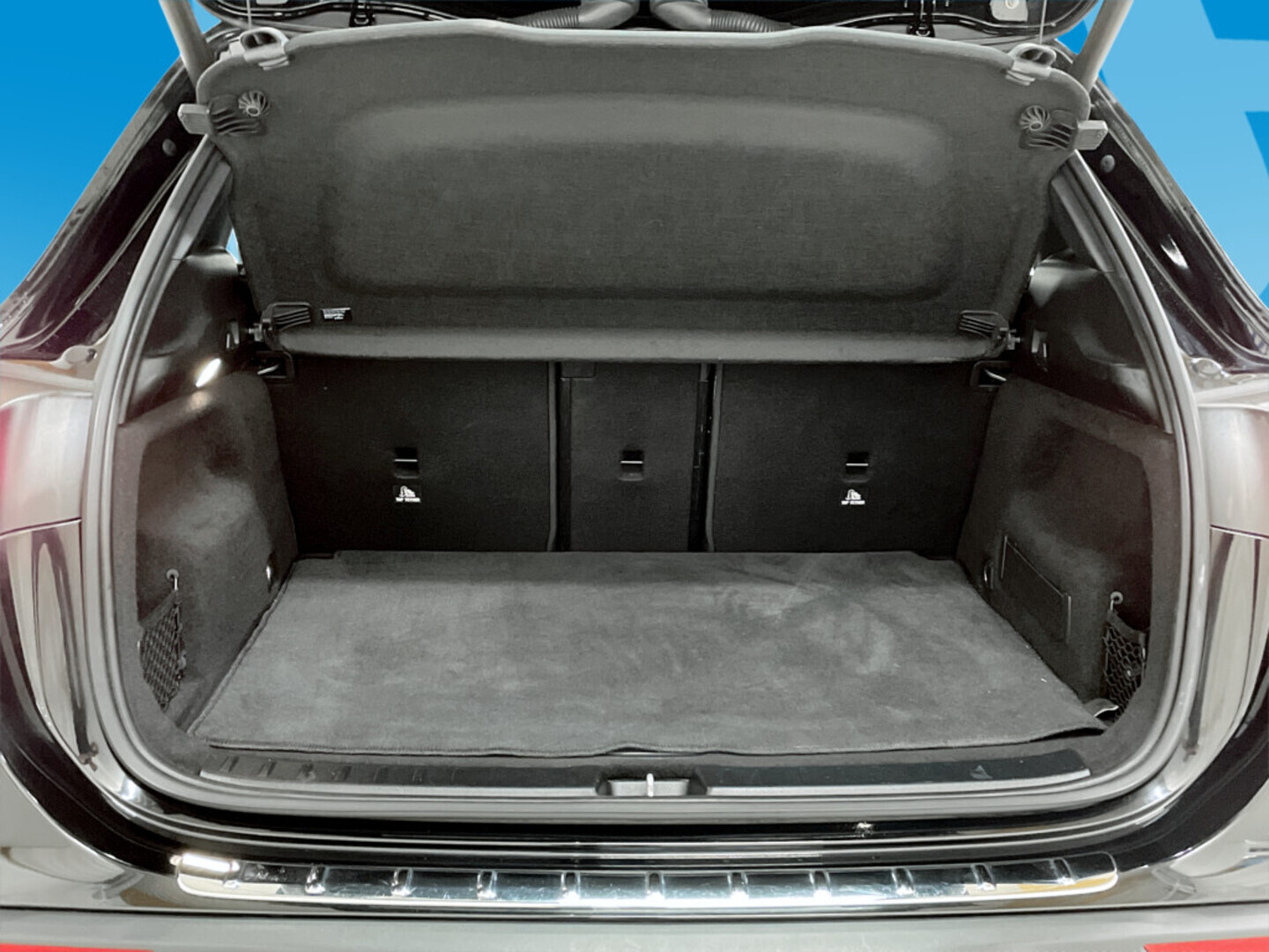 MERCEDES-BENZ EQA 2022
