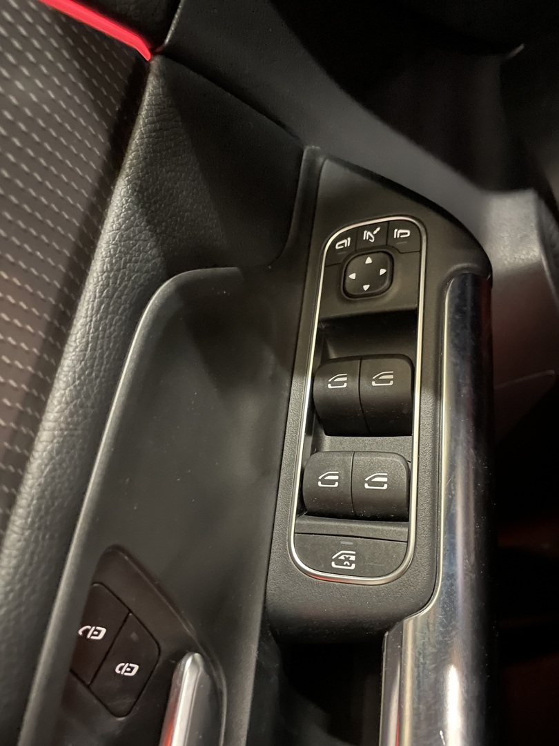 MERCEDES-BENZ EQA 2022