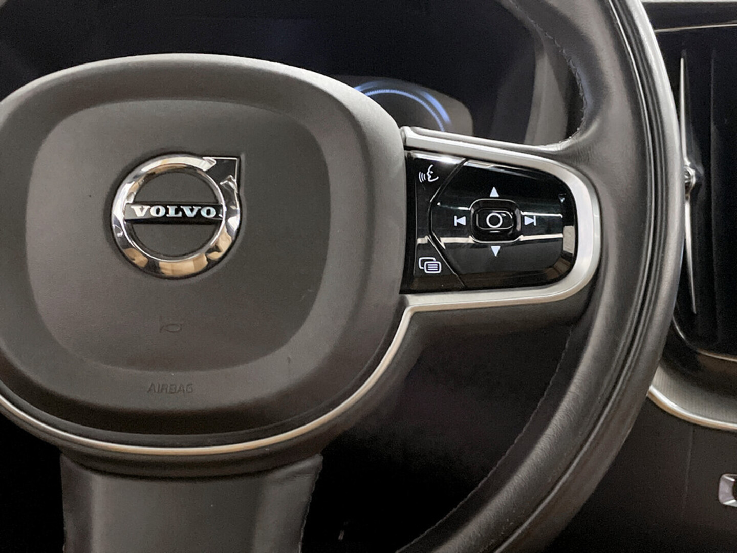 VOLVO XC60 2020