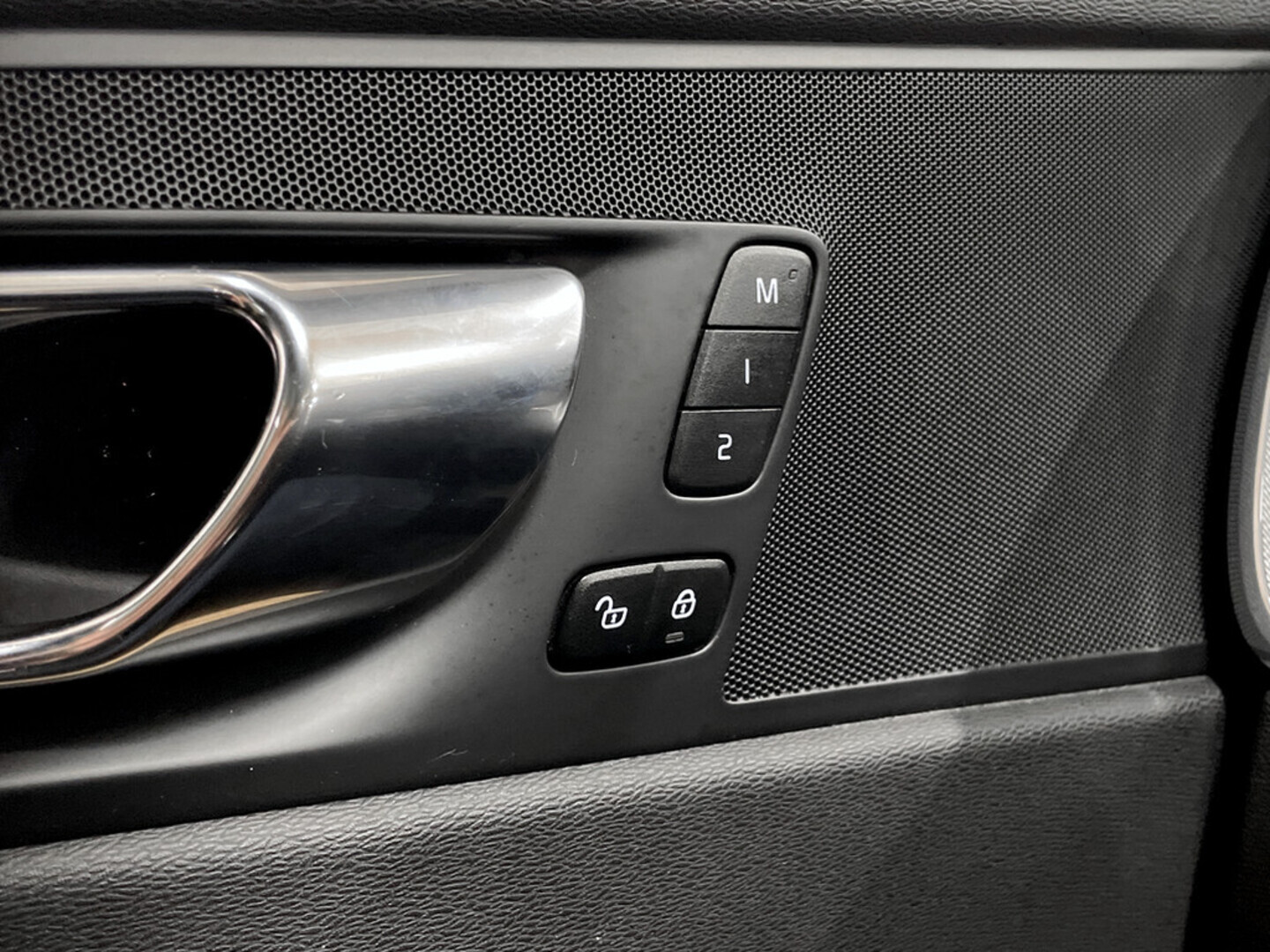 VOLVO XC60 2020