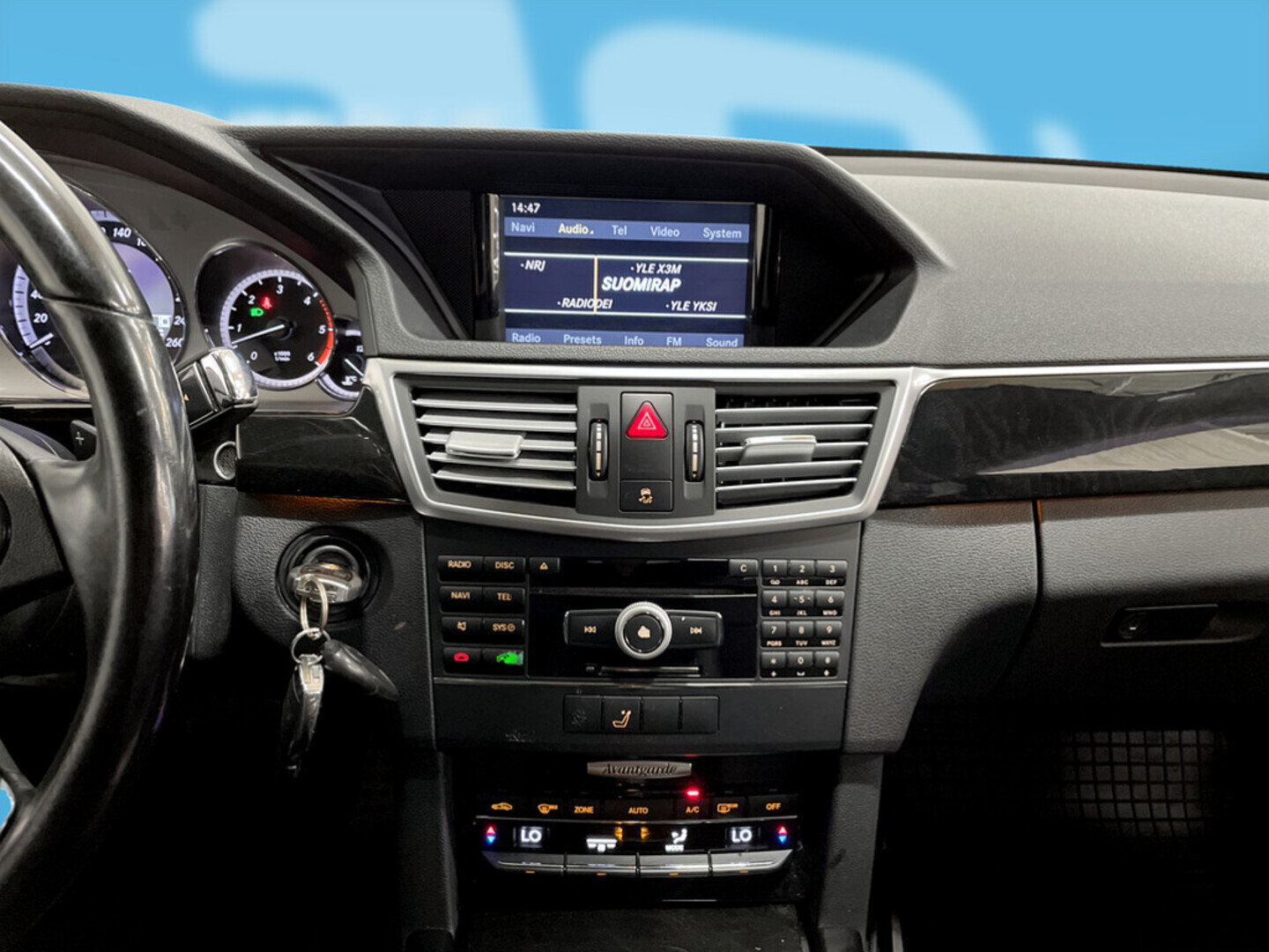 MERCEDES-BENZ E 2010