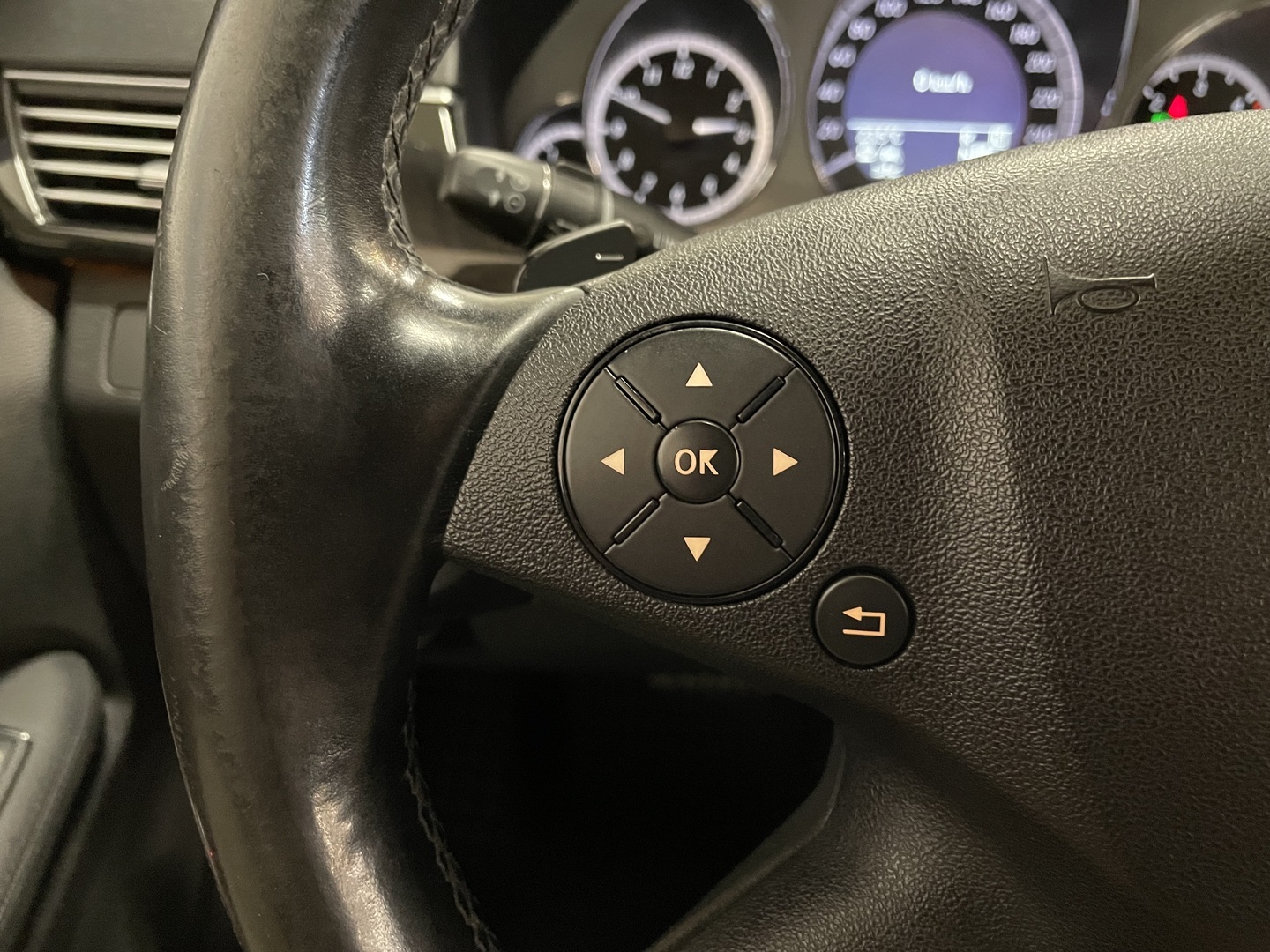 MERCEDES-BENZ E 2010