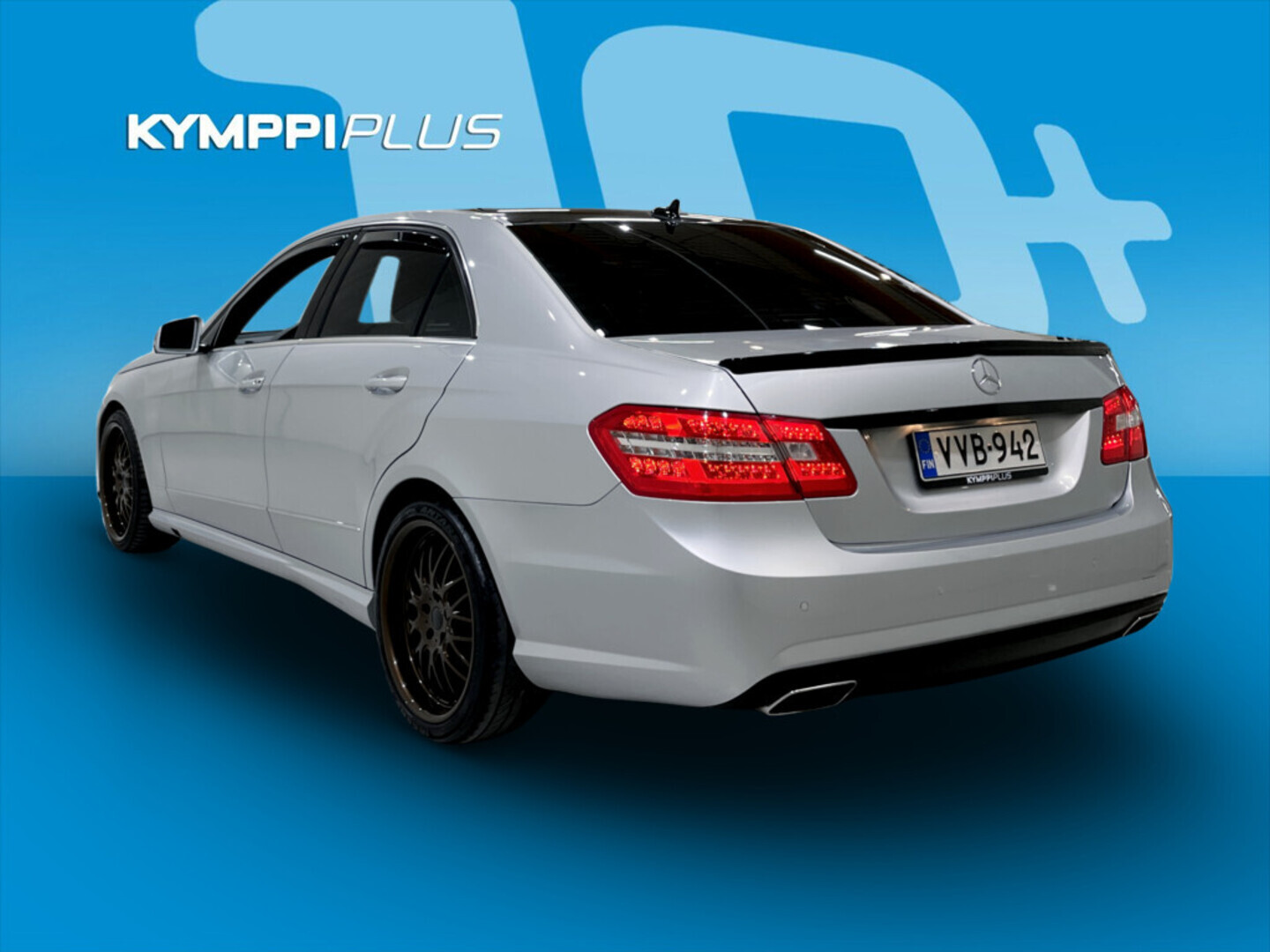 MERCEDES-BENZ E 2010