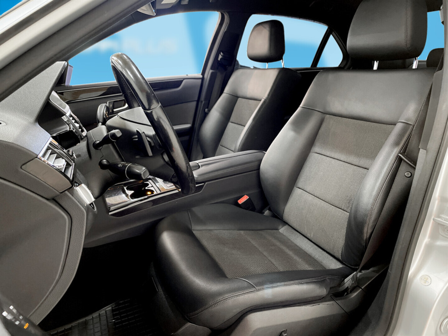 MERCEDES-BENZ E 2010