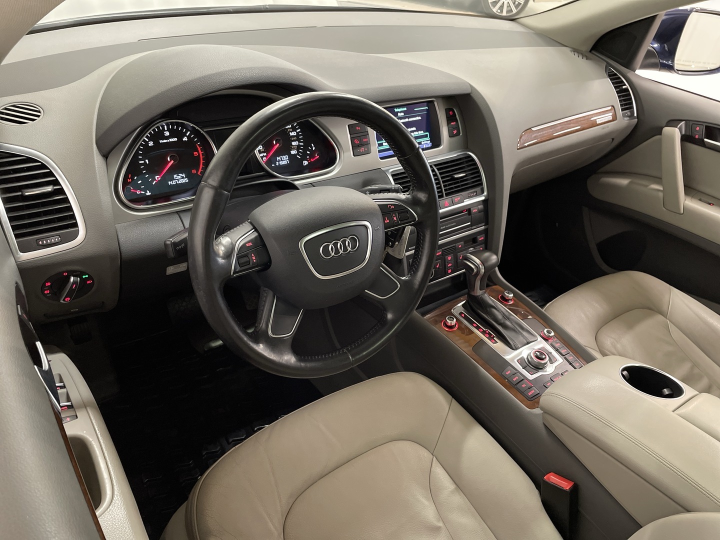 AUDI Q7 2012