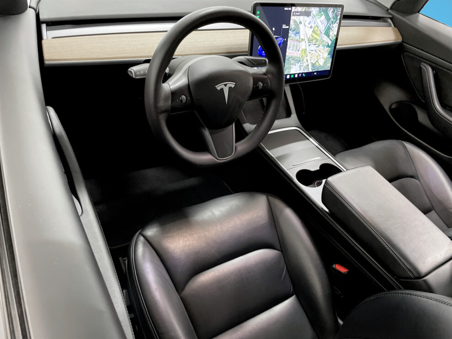 TESLA Model 3 2021