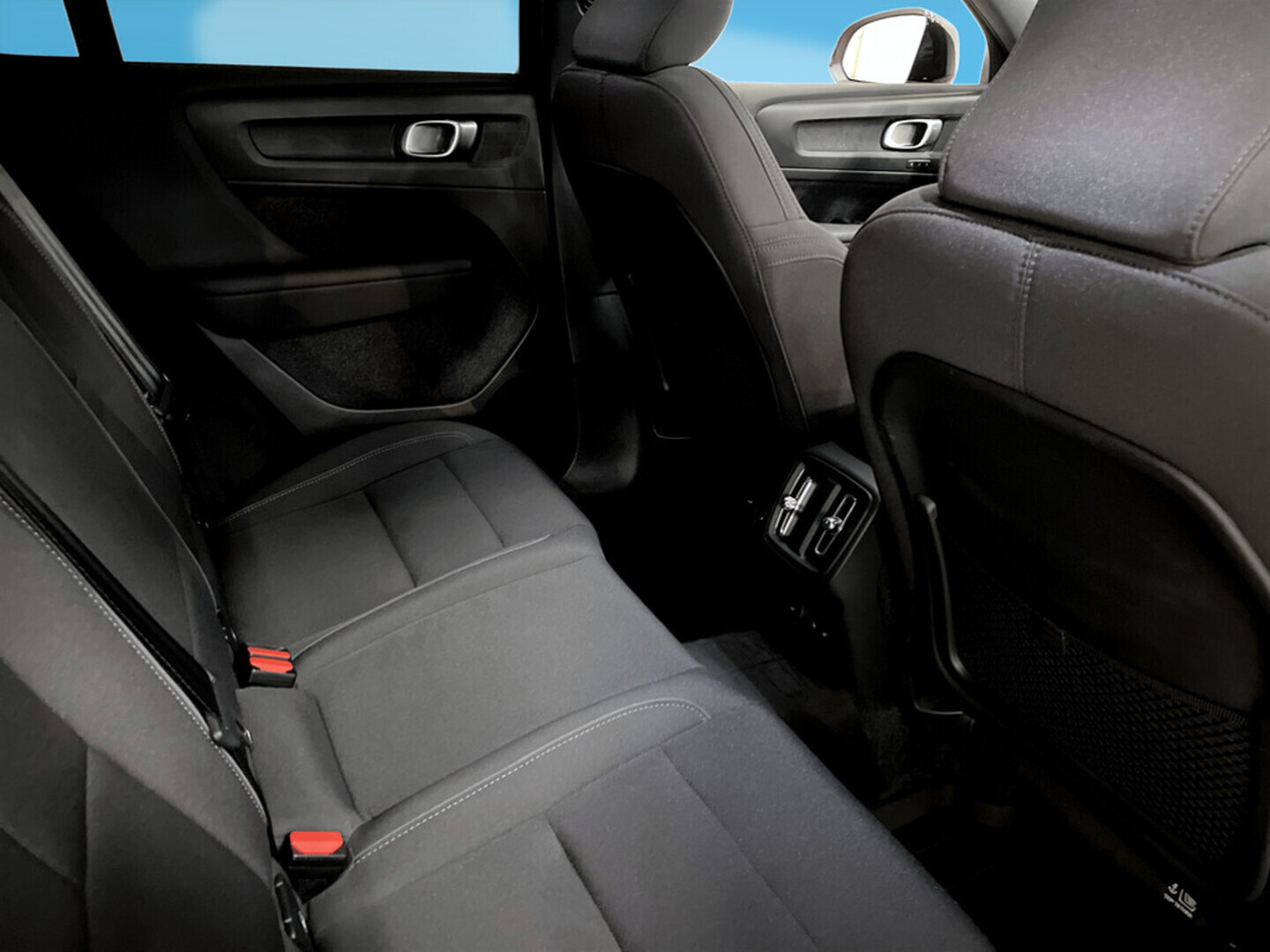 VOLVO C40 2023