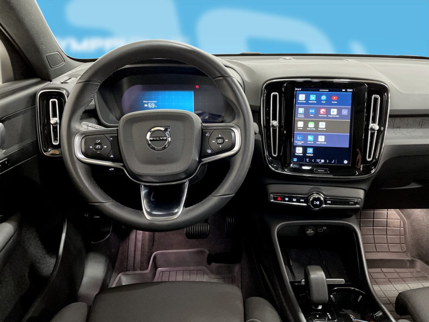 VOLVO C40 2023