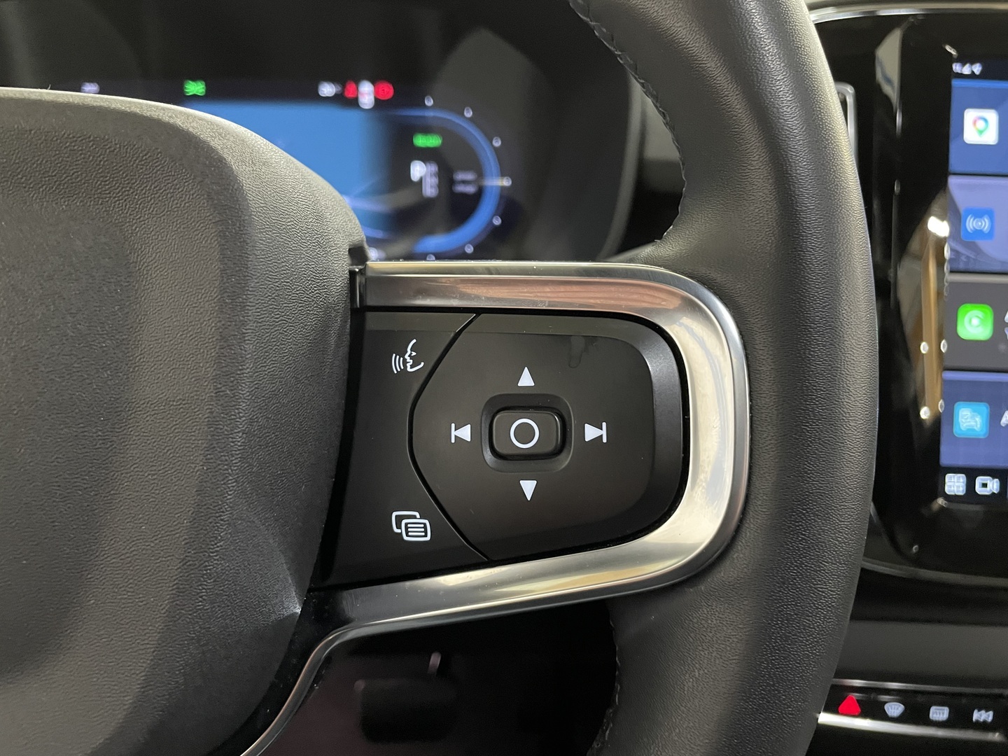 VOLVO C40 2023