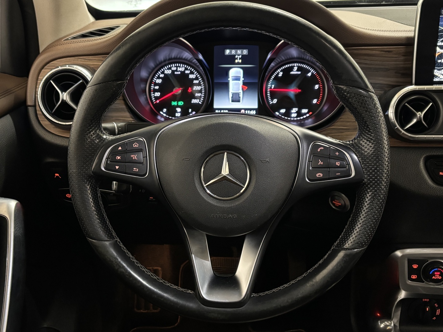 MERCEDES-BENZ X 2018