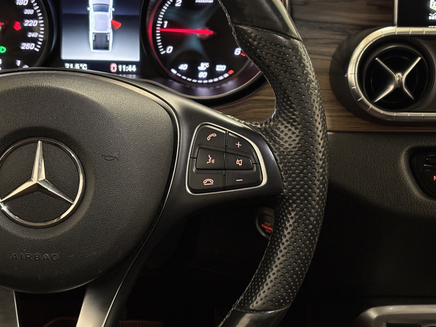MERCEDES-BENZ X 2018