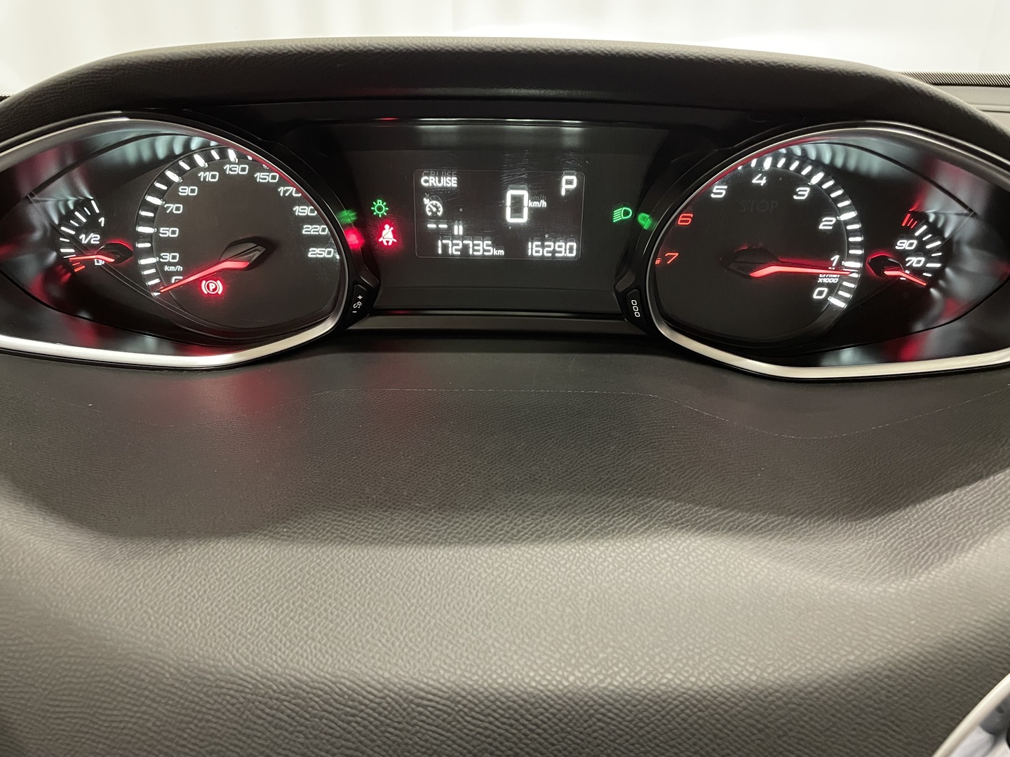 PEUGEOT 308 2018