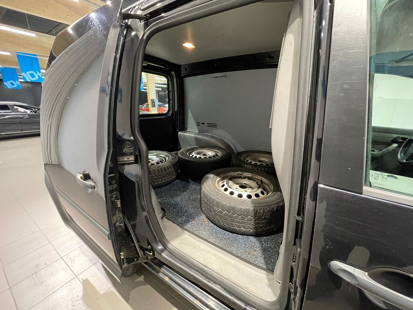 VOLKSWAGEN Caddy 2008