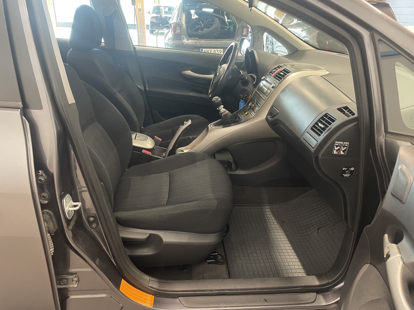 TOYOTA Auris 2009