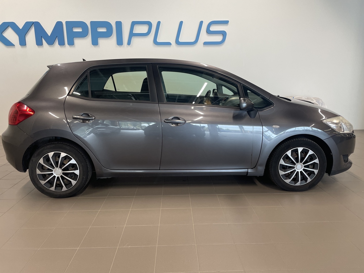 TOYOTA Auris 2009