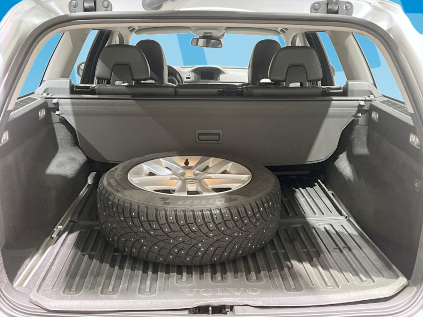 VOLVO V70 2013