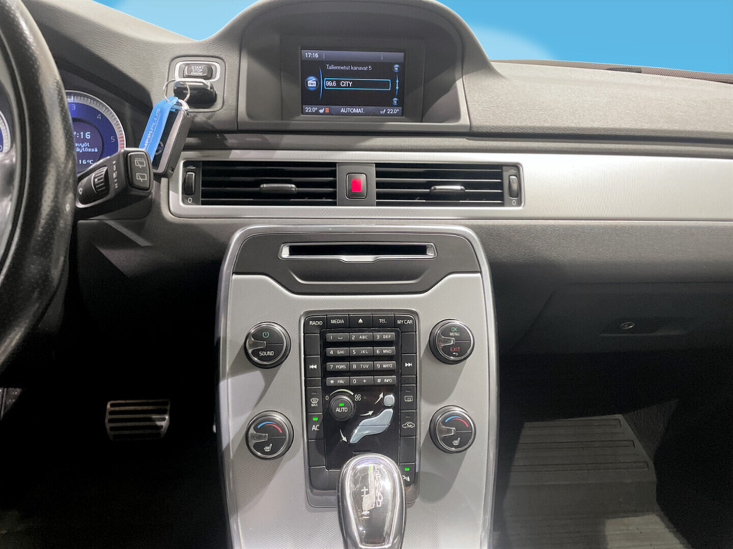 VOLVO V70 2013