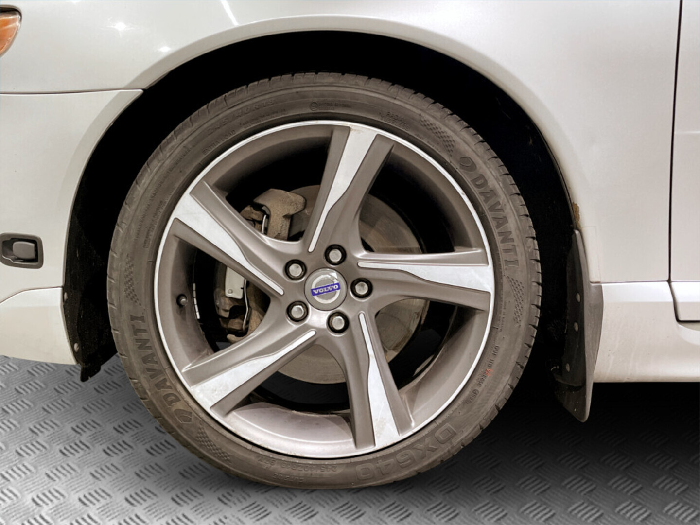 VOLVO V70 2013
