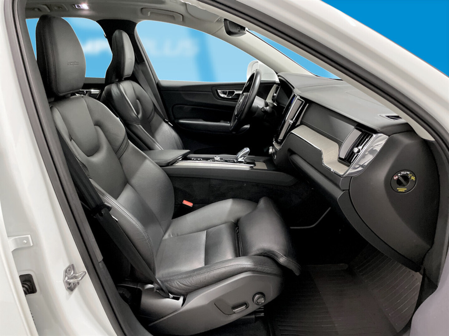 VOLVO XC60 2019
