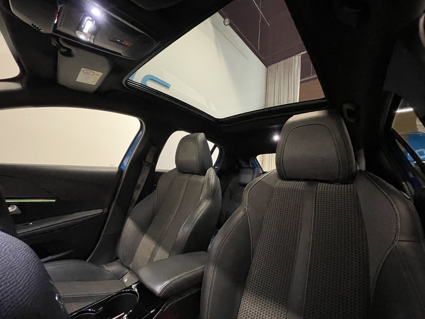 PEUGEOT 208 2020