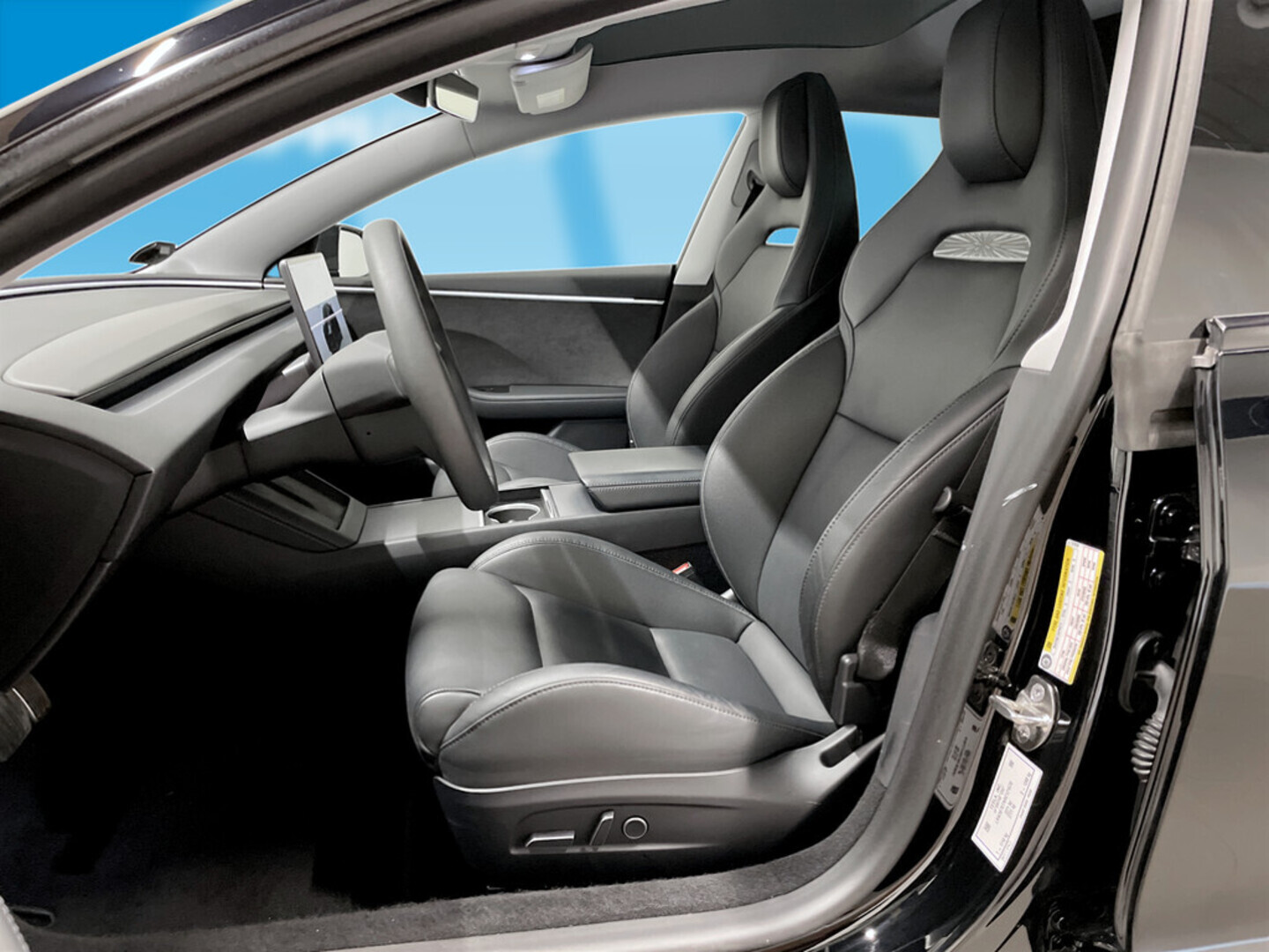 TESLA Model 3 2024