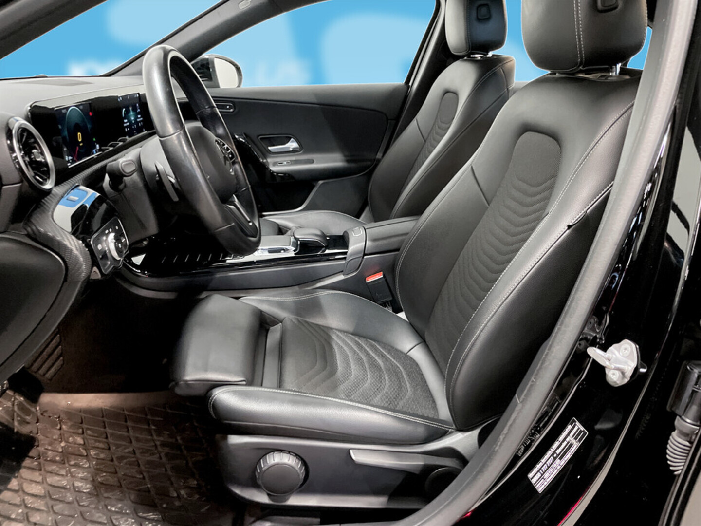 MERCEDES-BENZ A 2019