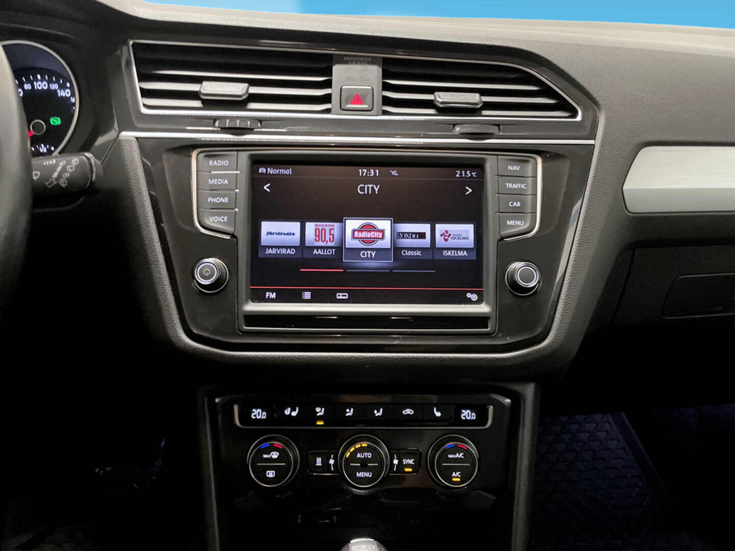 VOLKSWAGEN Tiguan 2016