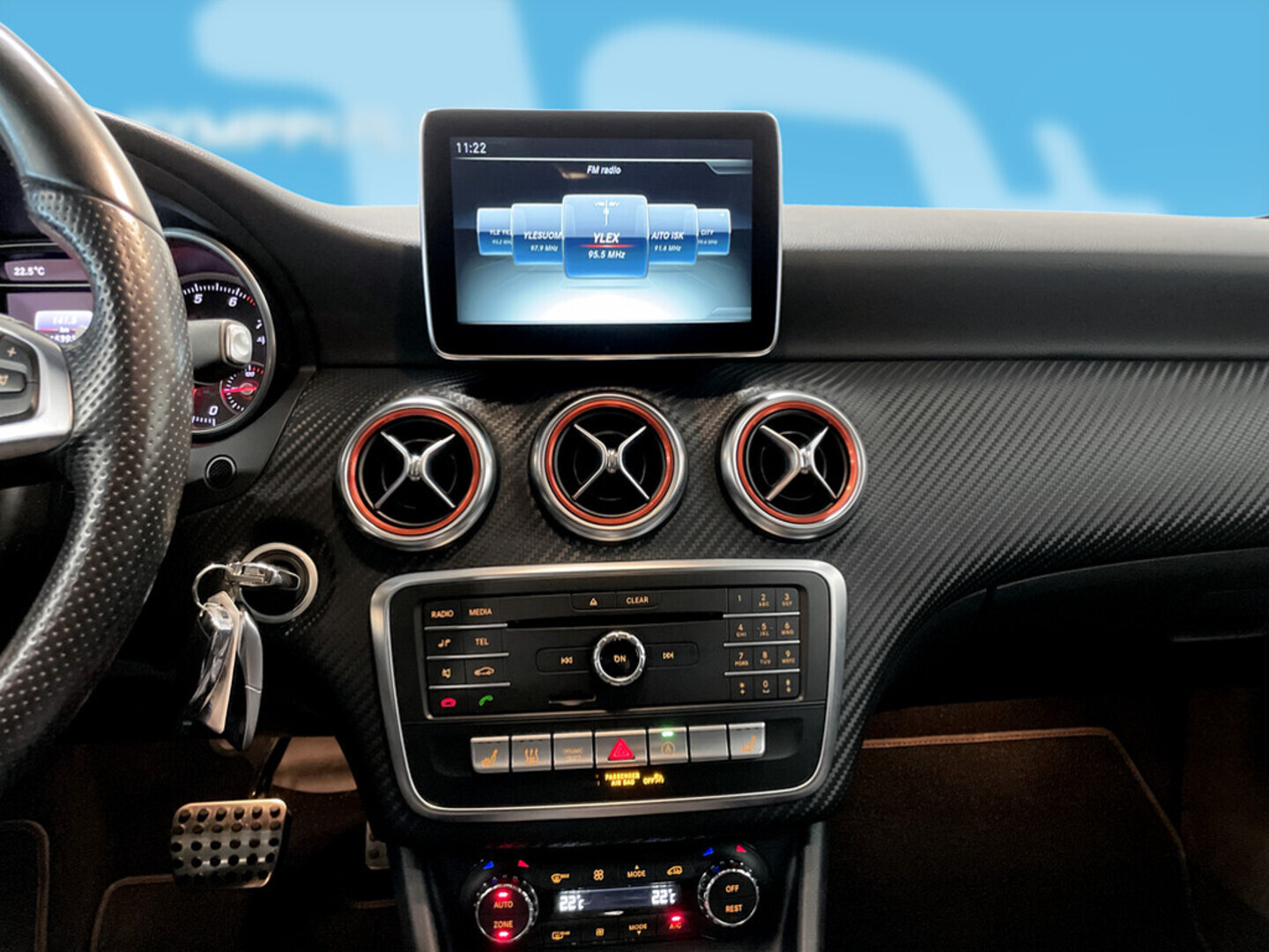 MERCEDES-BENZ A 2016