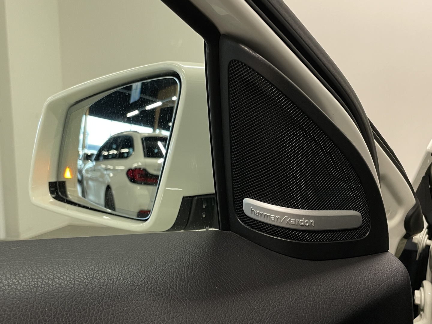 MERCEDES-BENZ A 2016