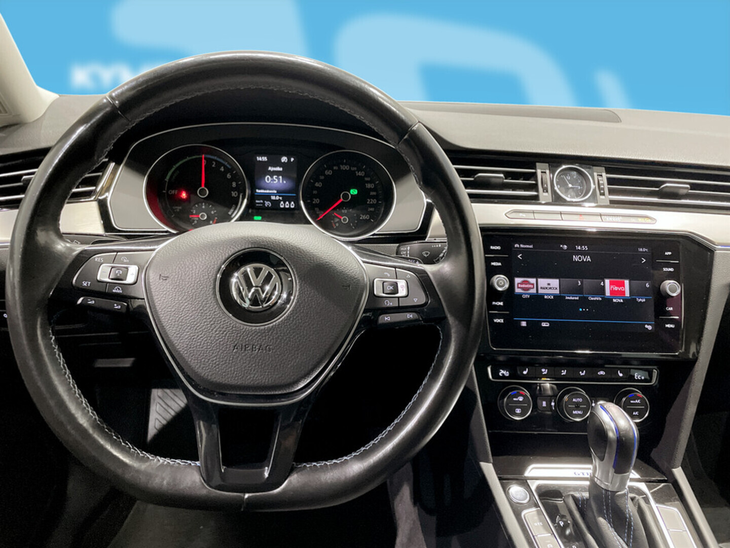 VOLKSWAGEN Passat 2018