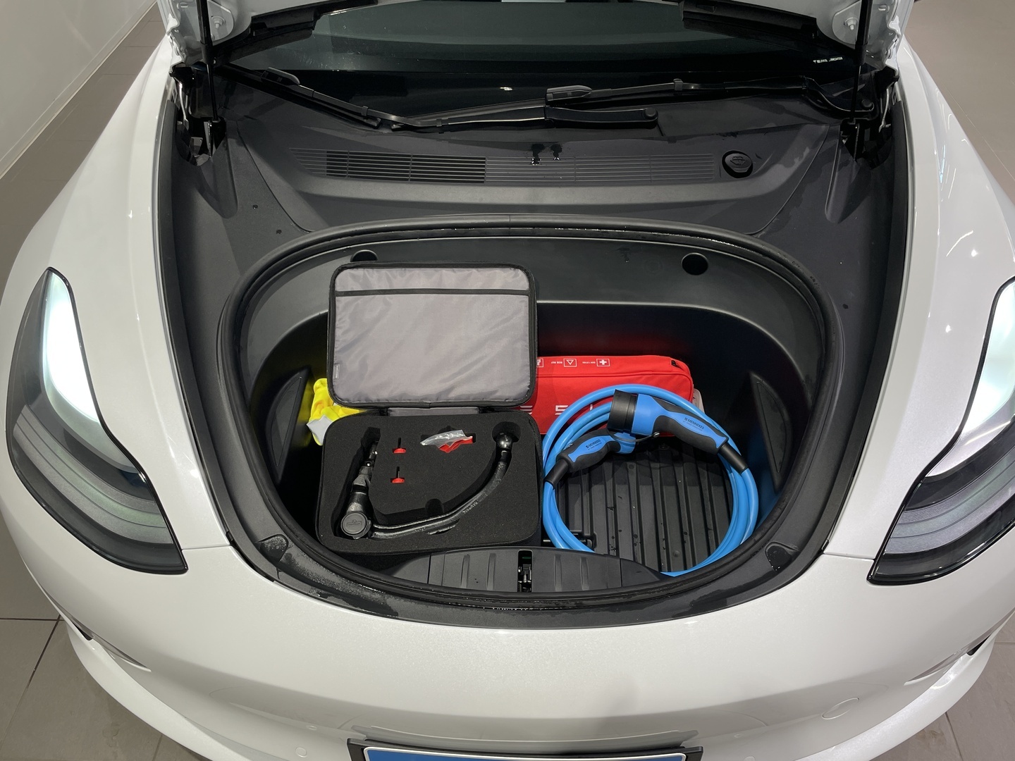 TESLA Model 3 2021