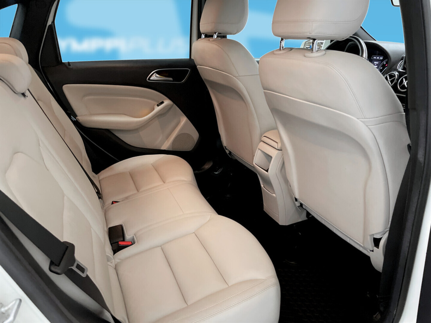 MERCEDES-BENZ B 2012
