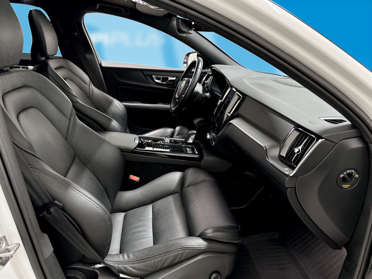 VOLVO V60 2020