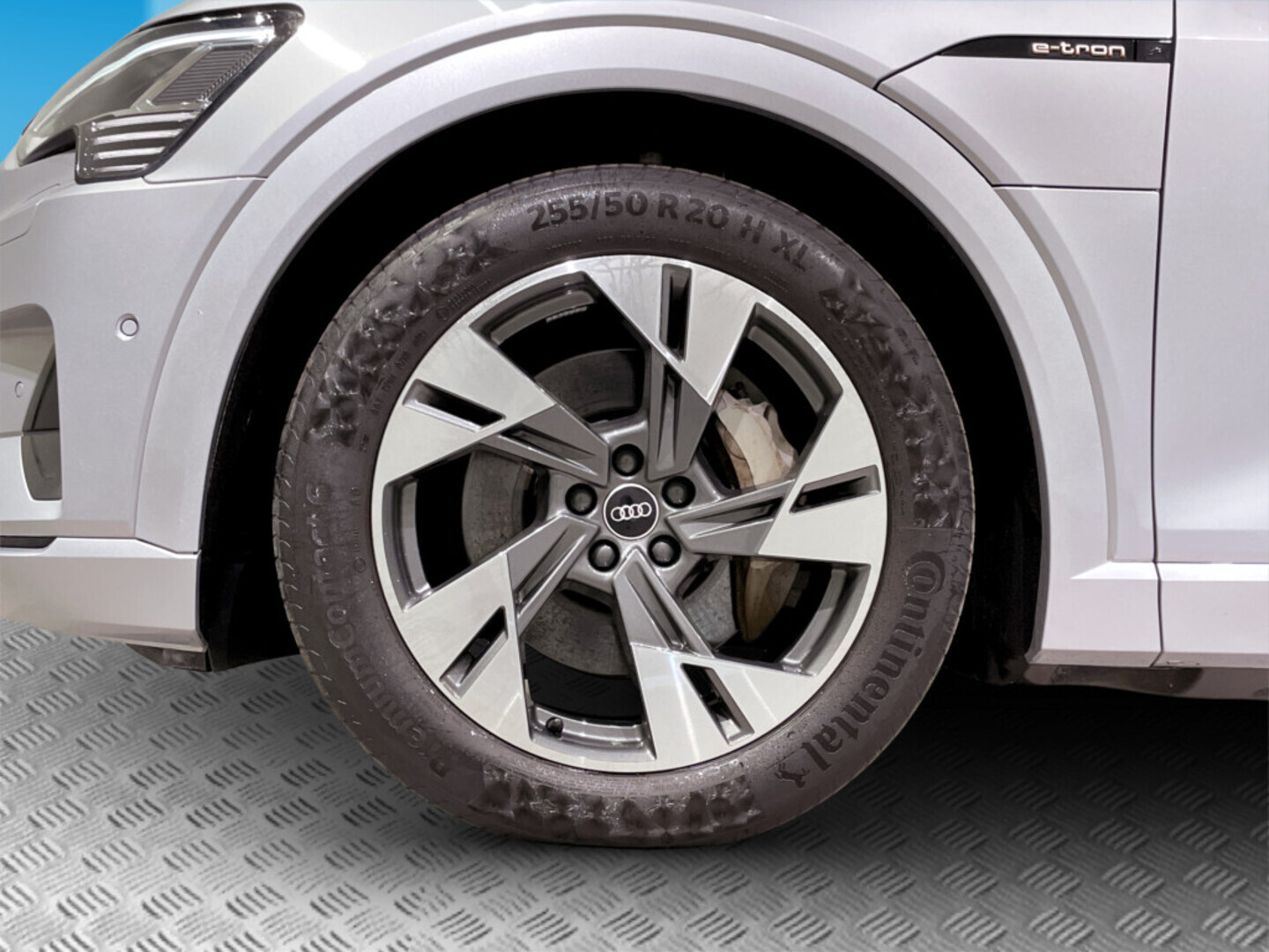 AUDI e-tron 2021