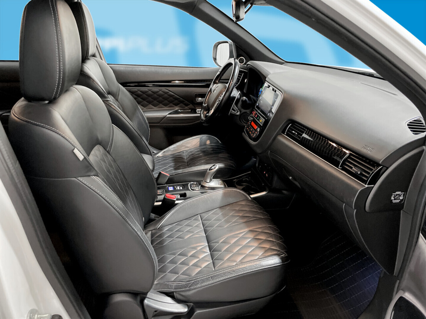 MITSUBISHI Outlander PHEV 2019