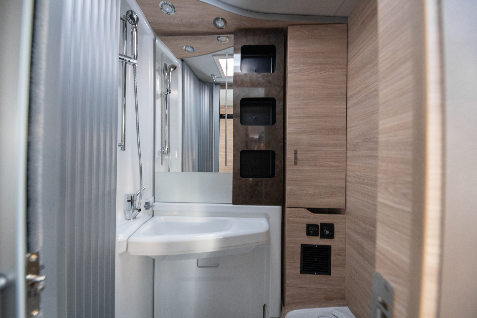 KNAUS Van Ti Plus 650 MEG Platinum Selection, 2026