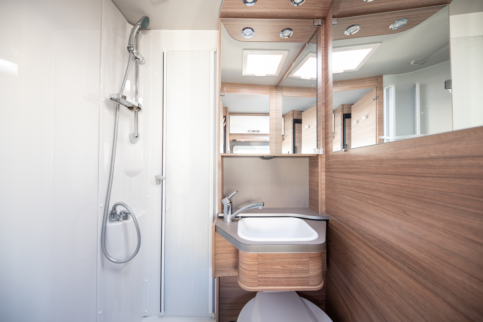 WEINSBERG CaraCompact MB 640 MEG EDITION [PEPPER] 2026