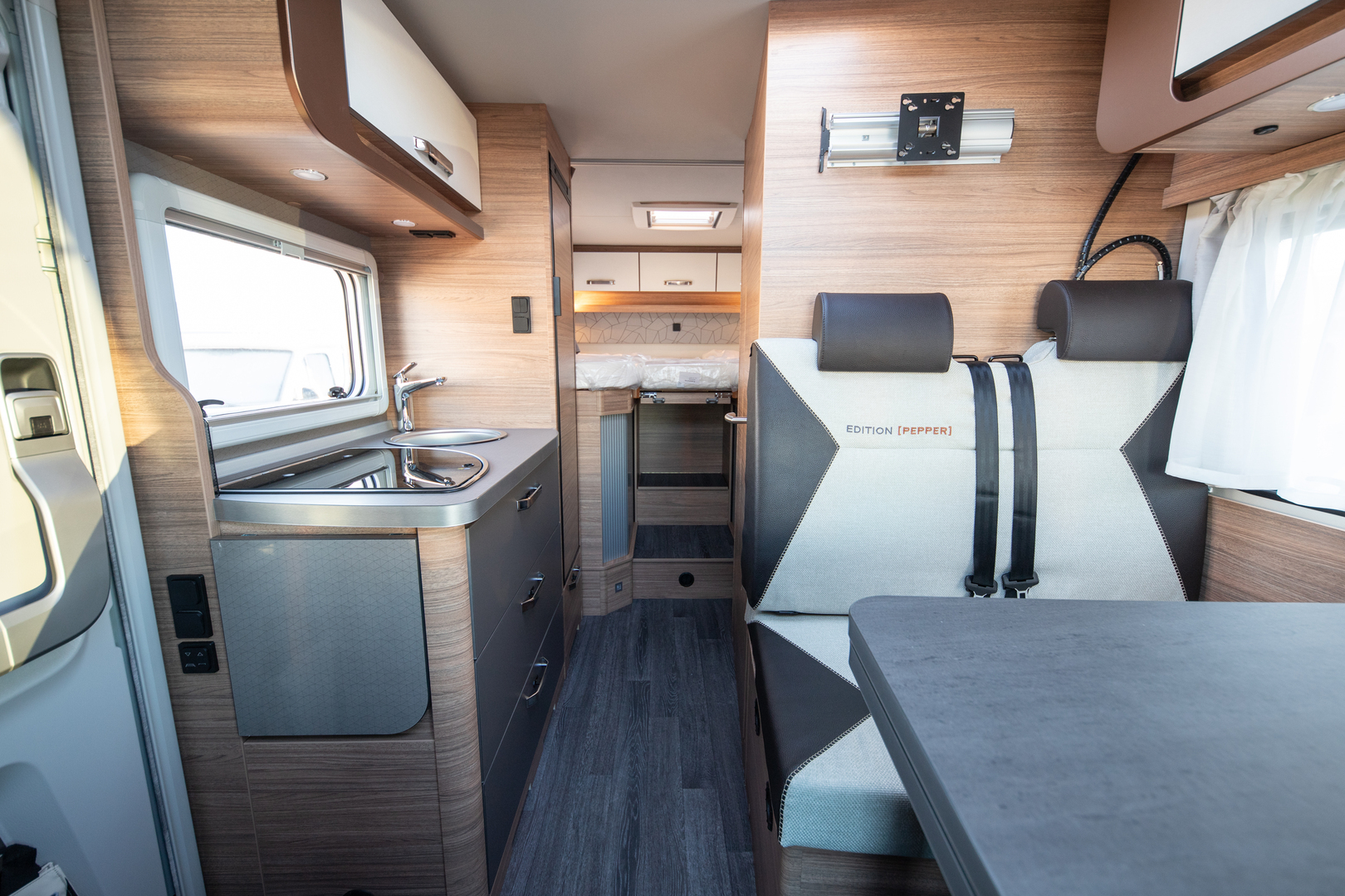 WEINSBERG CaraCompact MB 640 MEG EDITION [PEPPER] 2026