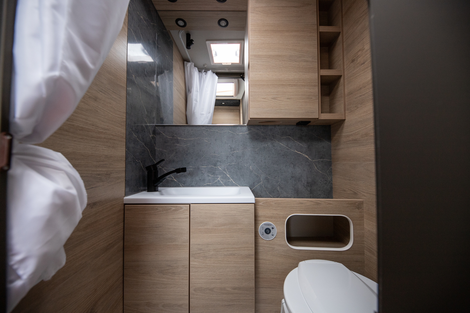 WEINSBERG CaraOne 2026