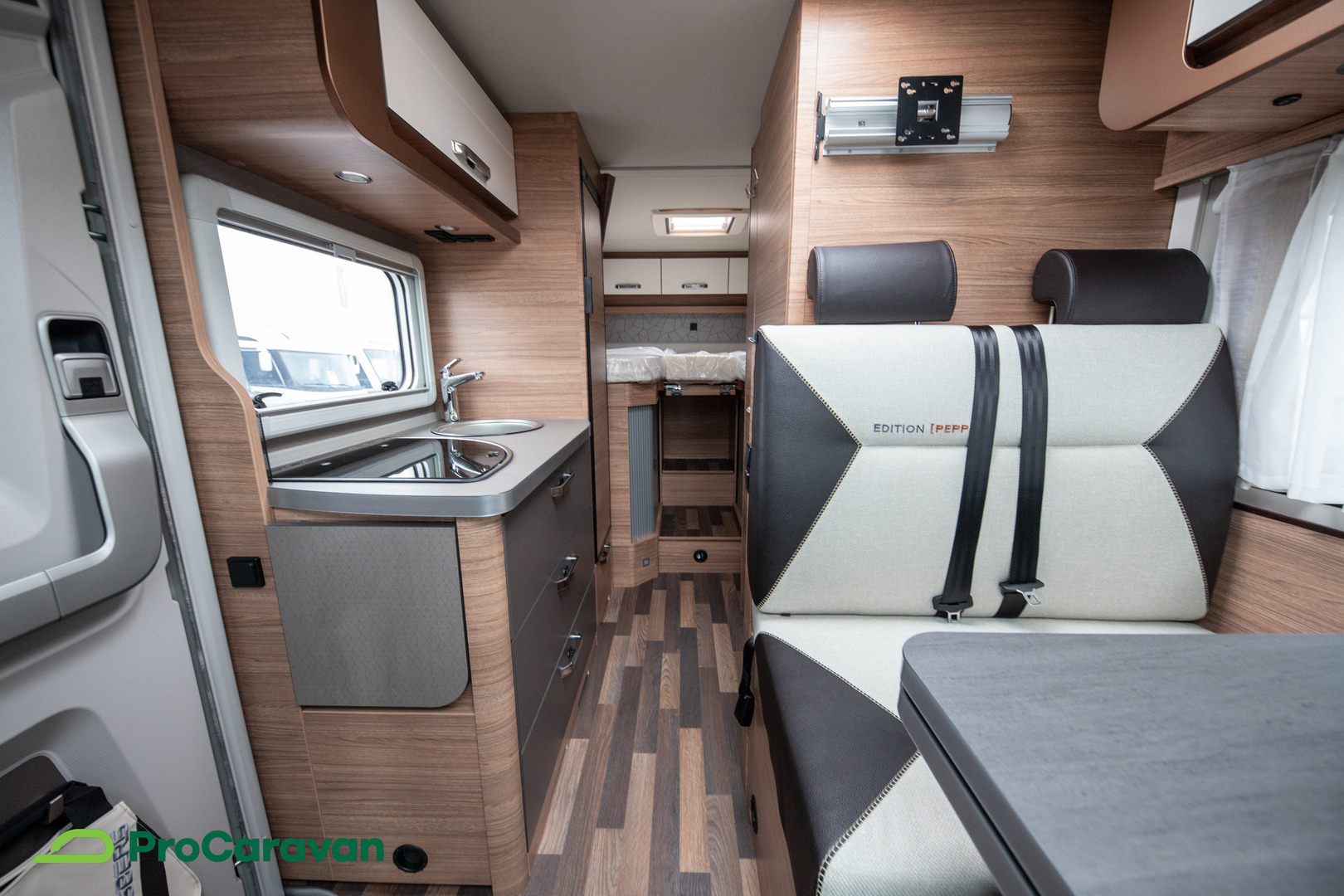 WEINSBERG CaraCompact 600 MEG Edition [PEPPER] TULOSSA 2026