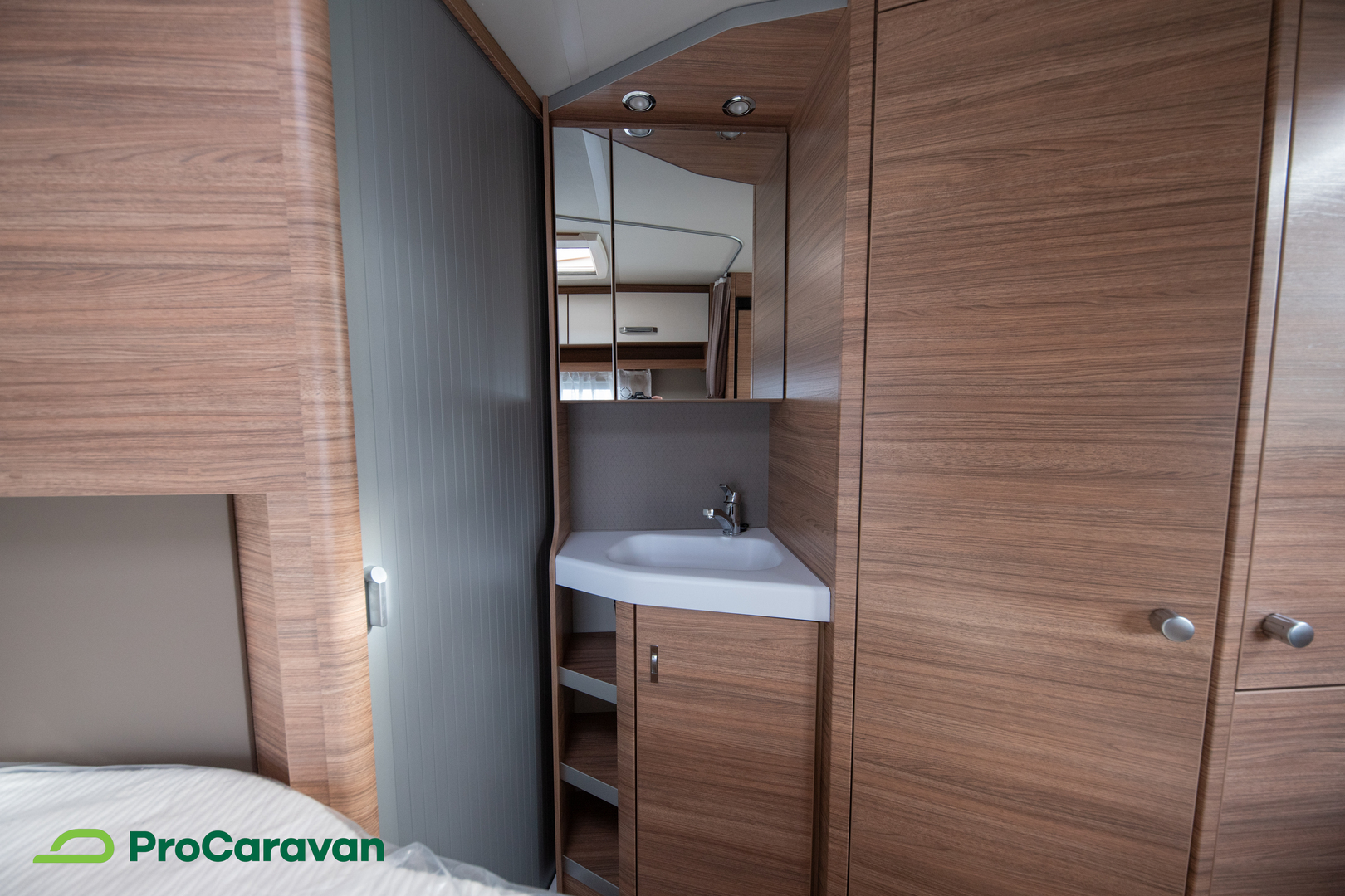 WEINSBERG CaraCompact 600 MF Edition [PEPPER] 2026